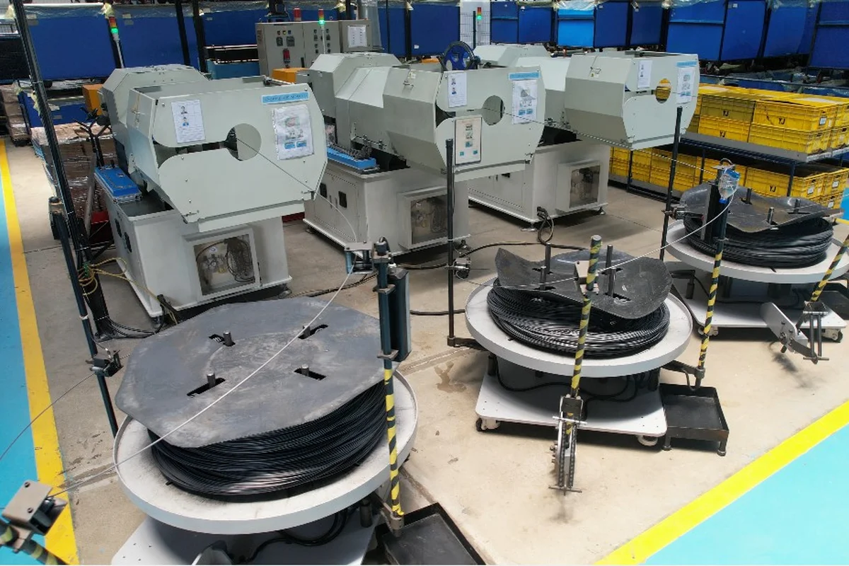 CNC Bending Process at YJ Polytec