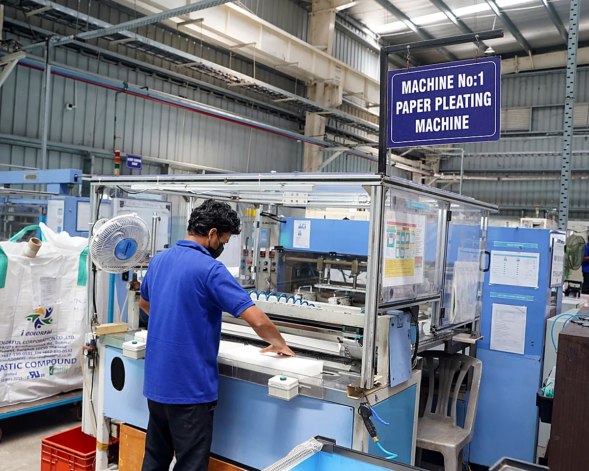 Pleating & Paper Cutting at YJ Polytec